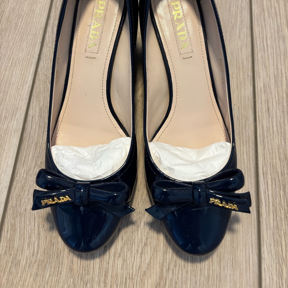 Prada Patent Leather Bow Gold Logo Accents Pumps